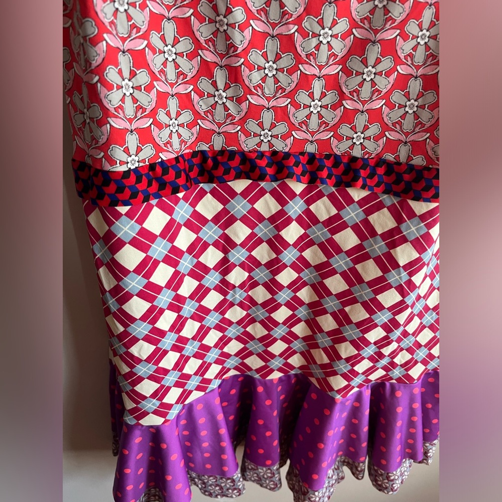 Save the Queen Colorful Dress with Red and Purple Patterns - Picture 9 of 9